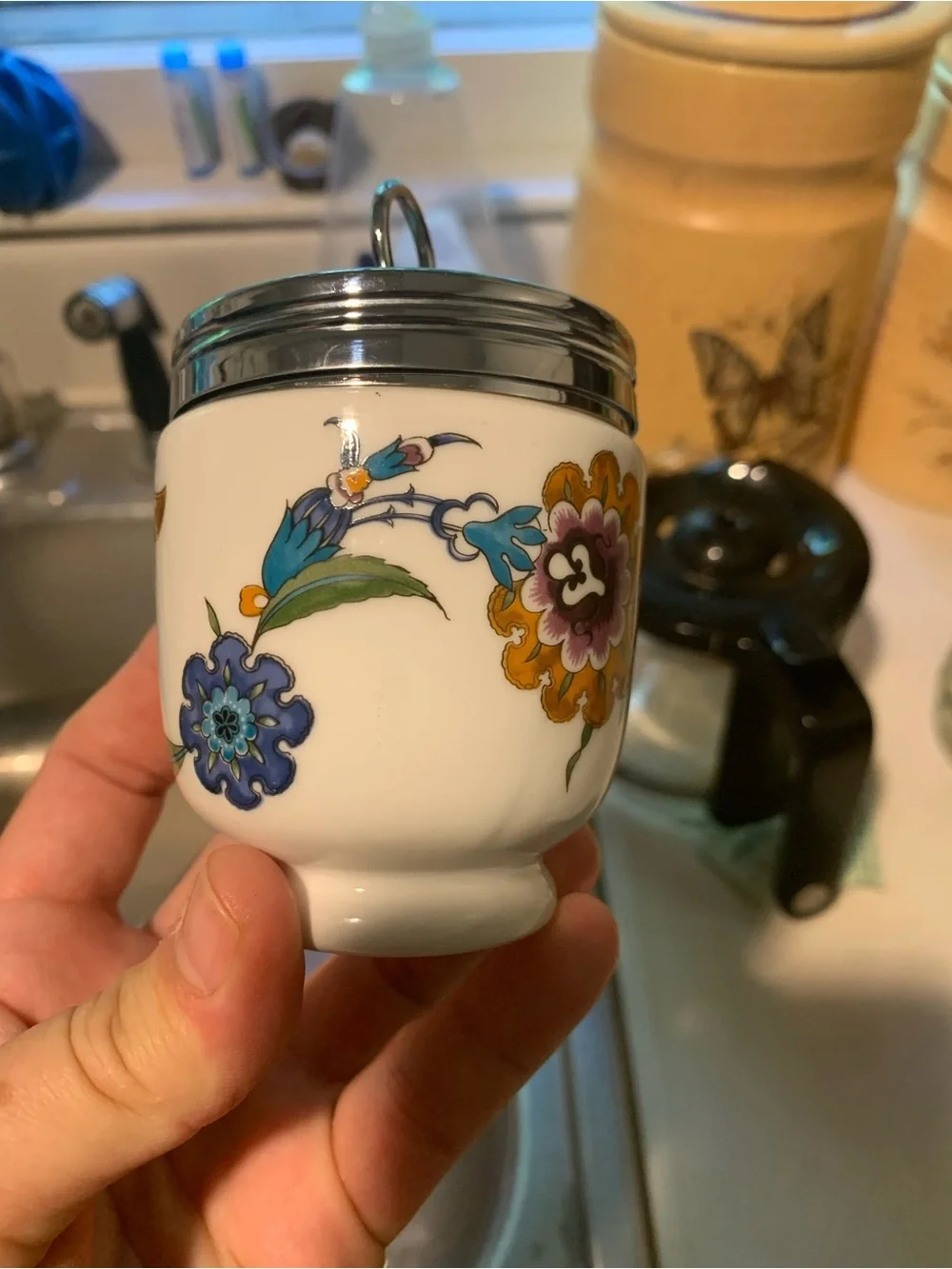 N/A porcelain egg